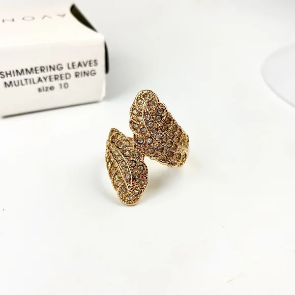 SOLD Vintage Women's Avon Gold Tone Shimmering Leaves Multilayered Ring Size 10. - Picture 5 of 5